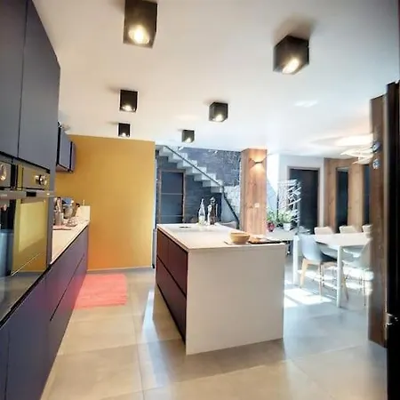 Duplex Standing 8/10 Pers 4 Chb 4 Sdb Centre