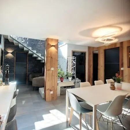 아파트 Duplex Standing 8/10 Pers 4 Chb 4 Sdb Centre